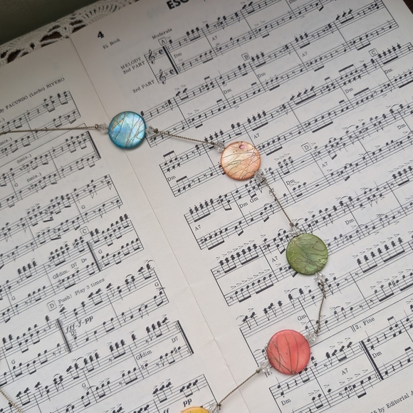 Multicolor Shell Necklace - Picture 5 of 6